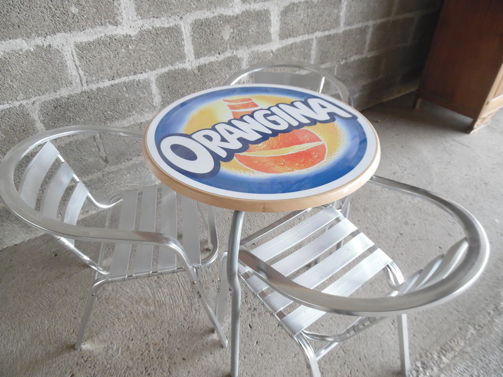 SALON ORANGINA Décoration
