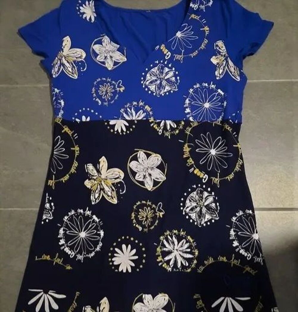 Tunique bleu marine et bleu dur imprim&eacute; fleuri T 40 - 42 Vêtements