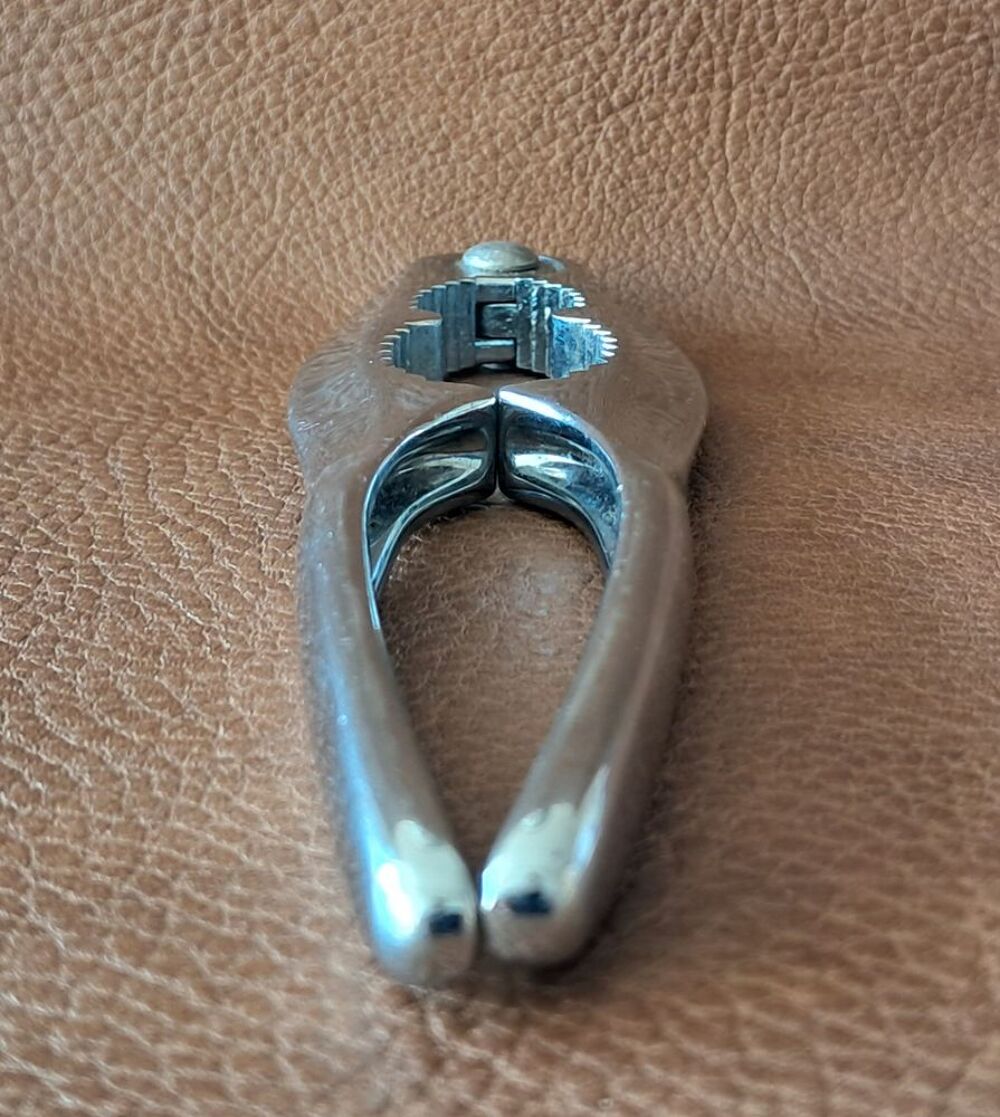 casse noix noisettes en m&eacute;tal argent&eacute; 15,5x4 cm Cuisine