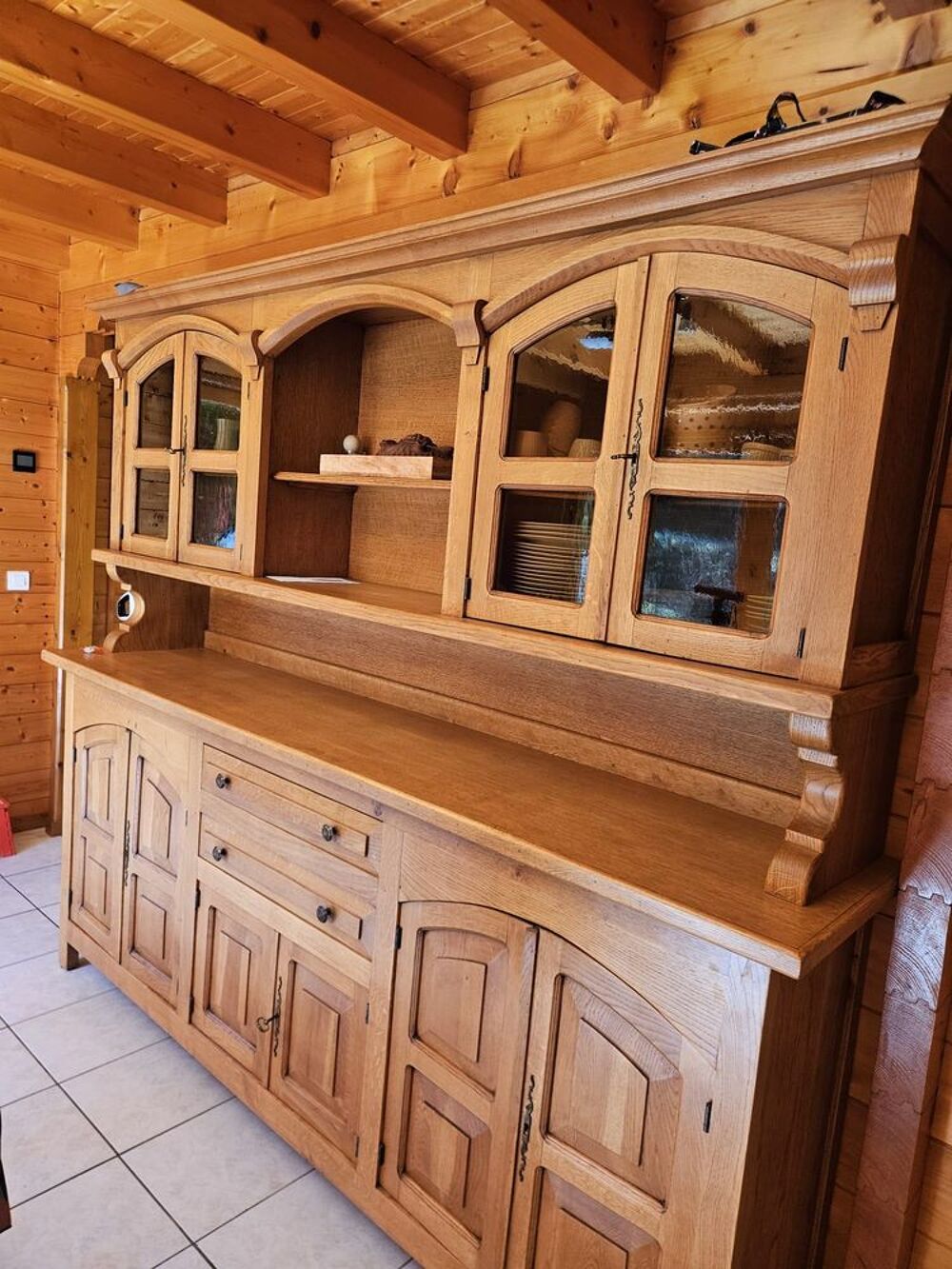 Grand buffet vaisselier en bois massif Meubles
