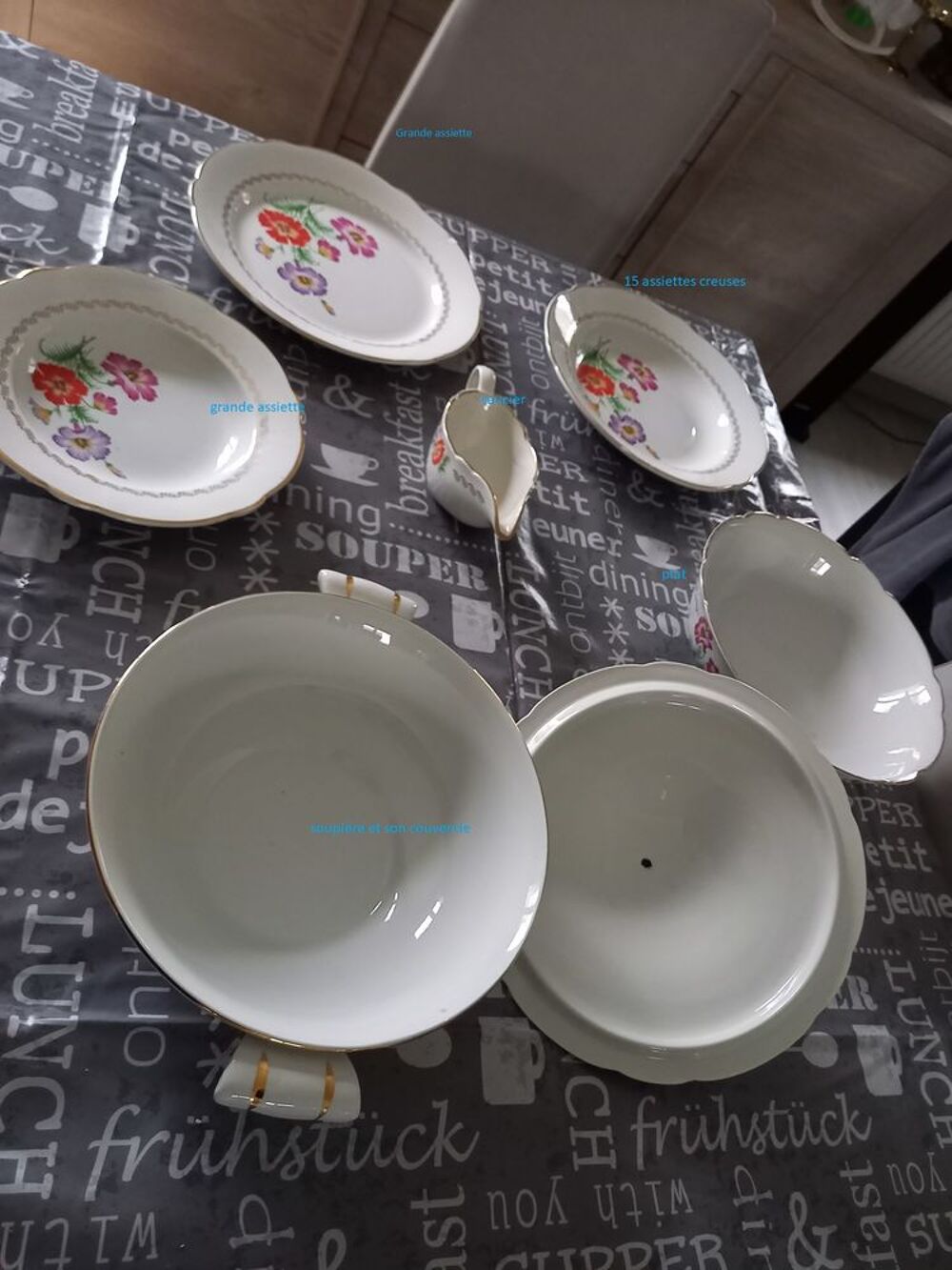 3 plats, soupi&egrave;re et ses15 assiettes creuses Cuisine