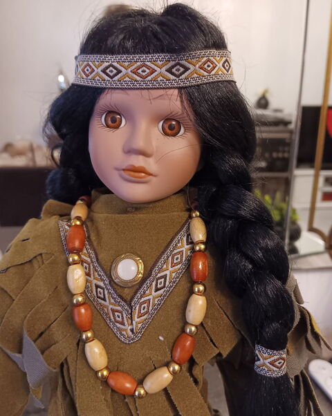 Poupée de collection en porcelaine 38cm 20 Lorient (56)