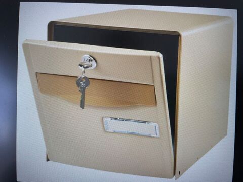 Boite � lettre homologu�e. Nice (06)