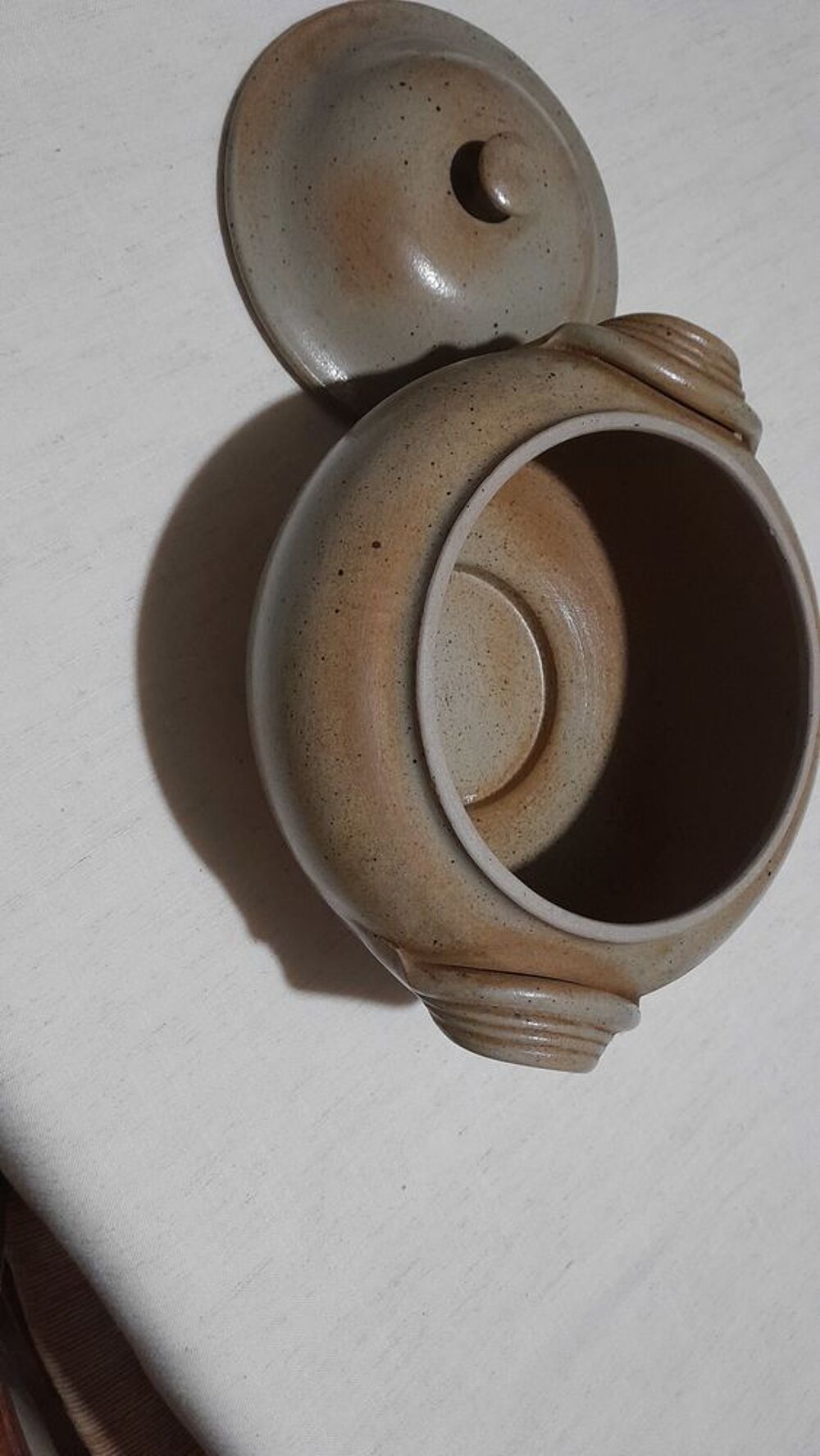 Soupi&egrave;re en c&eacute;ramique avec couvercle beige Cuisine