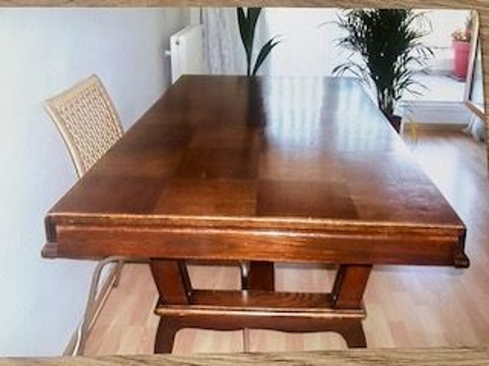 Belle table de salle &agrave; manger Meubles