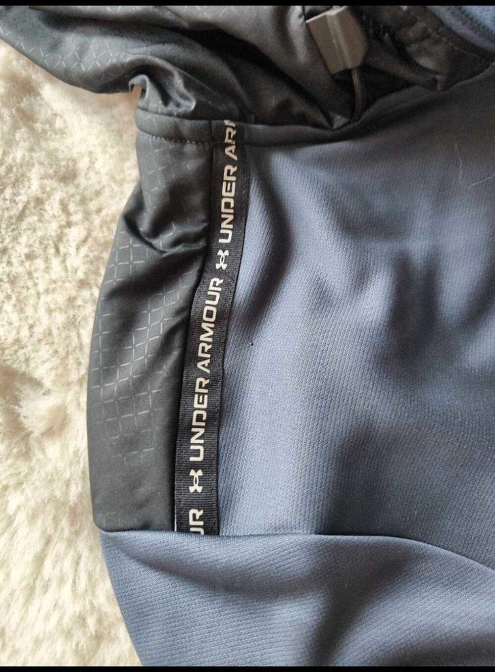 veste+Under+Armour+originale,+neuve+avec+&eacute;tiquette. Sports