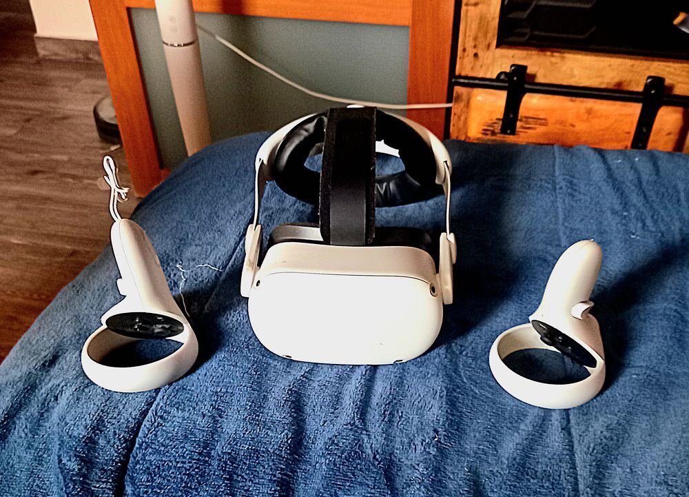 Casque quest 2 avec sangle kiwi a venir cherch&eacute; 
Consoles et jeux vidéos