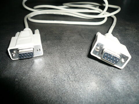 Cordon liaison s�rie RS232 droit femelle DB9 3 Boisset-et-Gaujac (30)