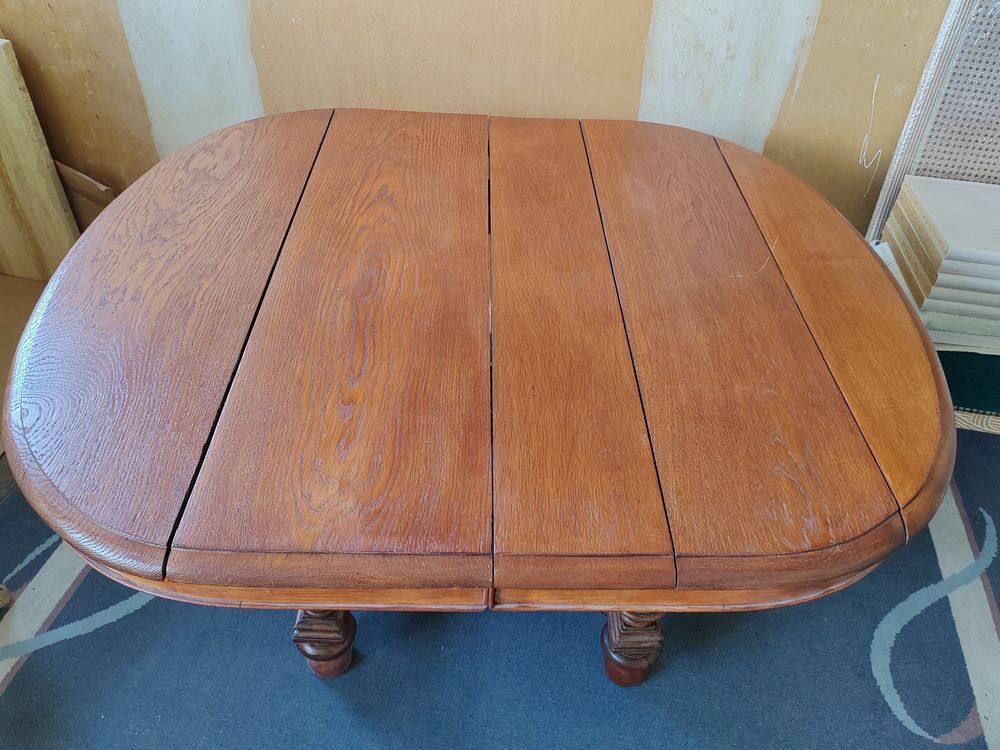 Table ancienne &agrave; pieds torsad&eacute;s Meubles
