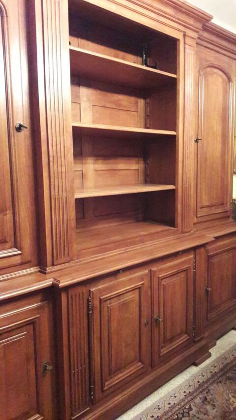 MAGNIFIQUE Buffet Vaisselier en Noyer Massif 900 Sauveterre-de-Barn (64)