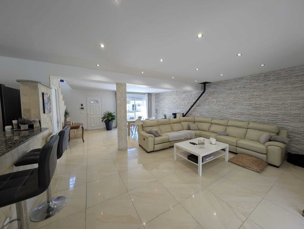 Vente Maison Maison à  vendre à  Houdan Ouerre