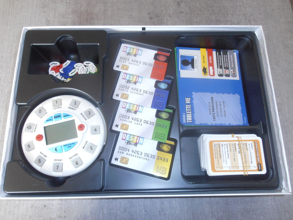 Jeu destin , le jeu de la vie,complet et en parfait &eacute;tat. Jeux / jouets