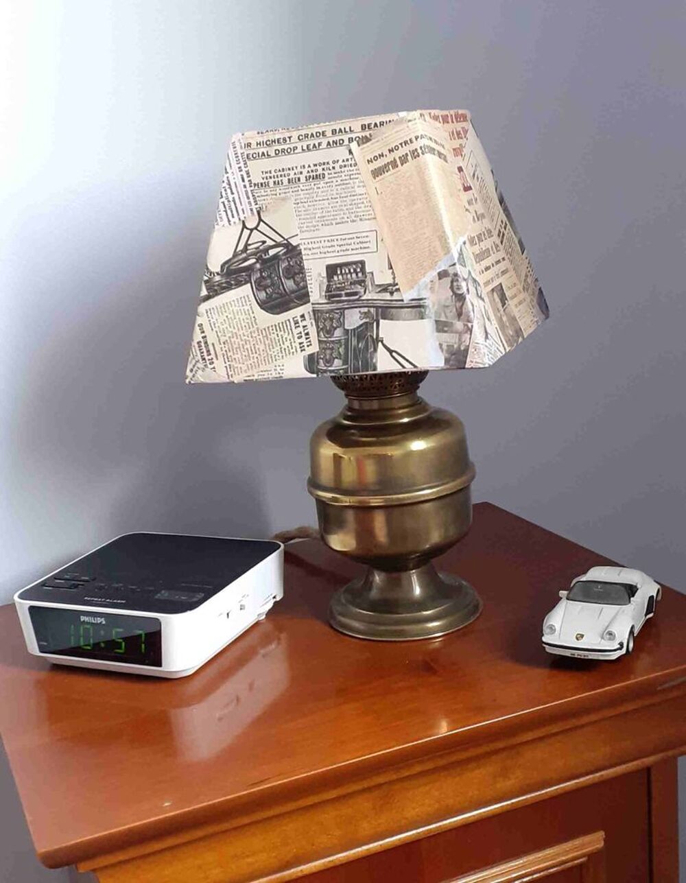 Lampe vintage laiton ? Abat-jour style journal ? Ambiance r Décoration