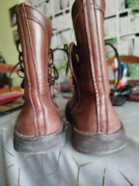 Costume et chaussures pour ftes mdivales. 150 Reims (51)