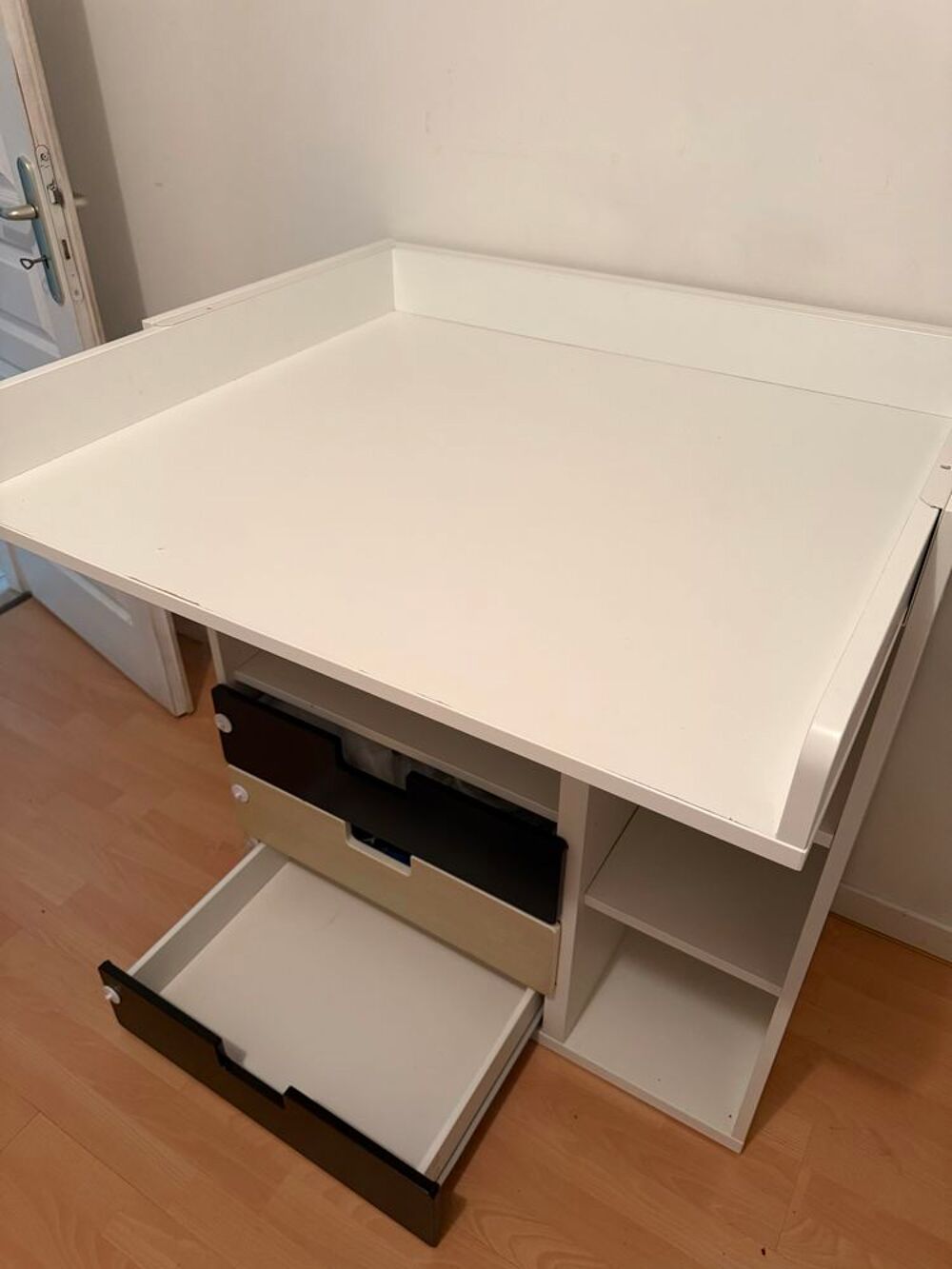 table &agrave; langer Puériculture