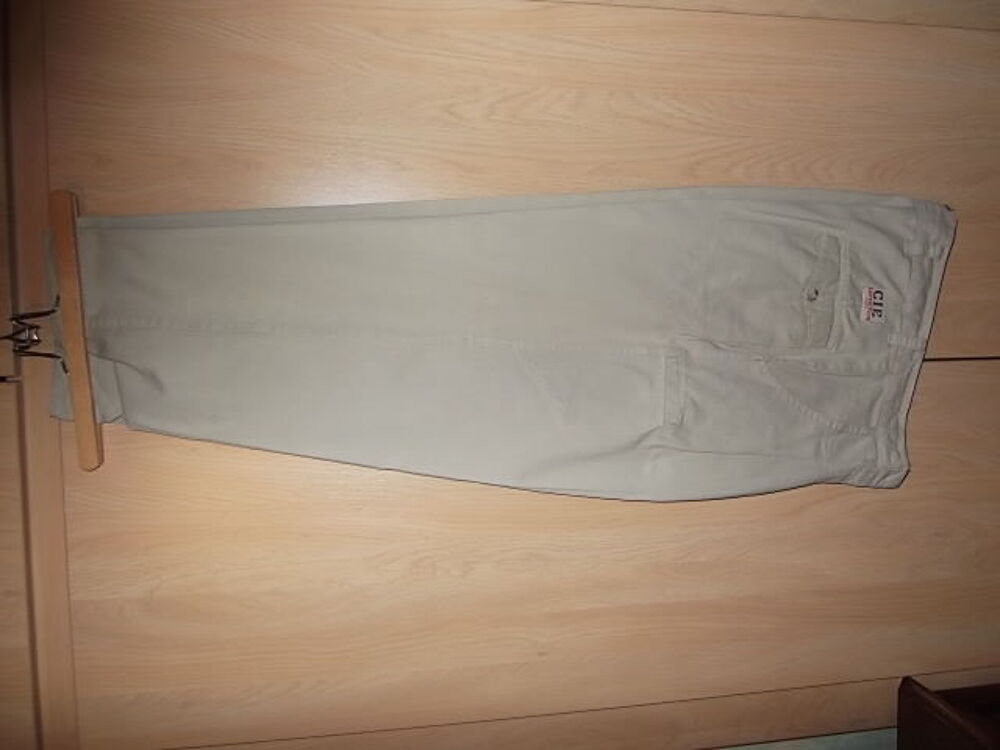 plusieurs pantalons Vêtements