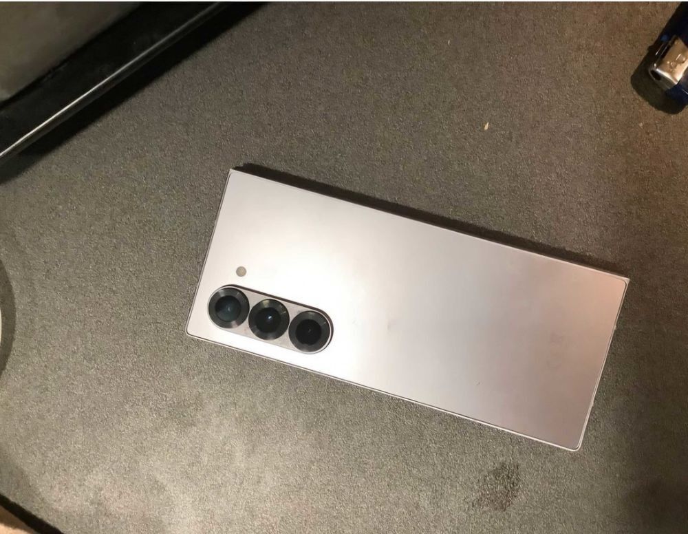 Samsung Galaxy Z fold 6 comme neuf Téléphones et tablettes