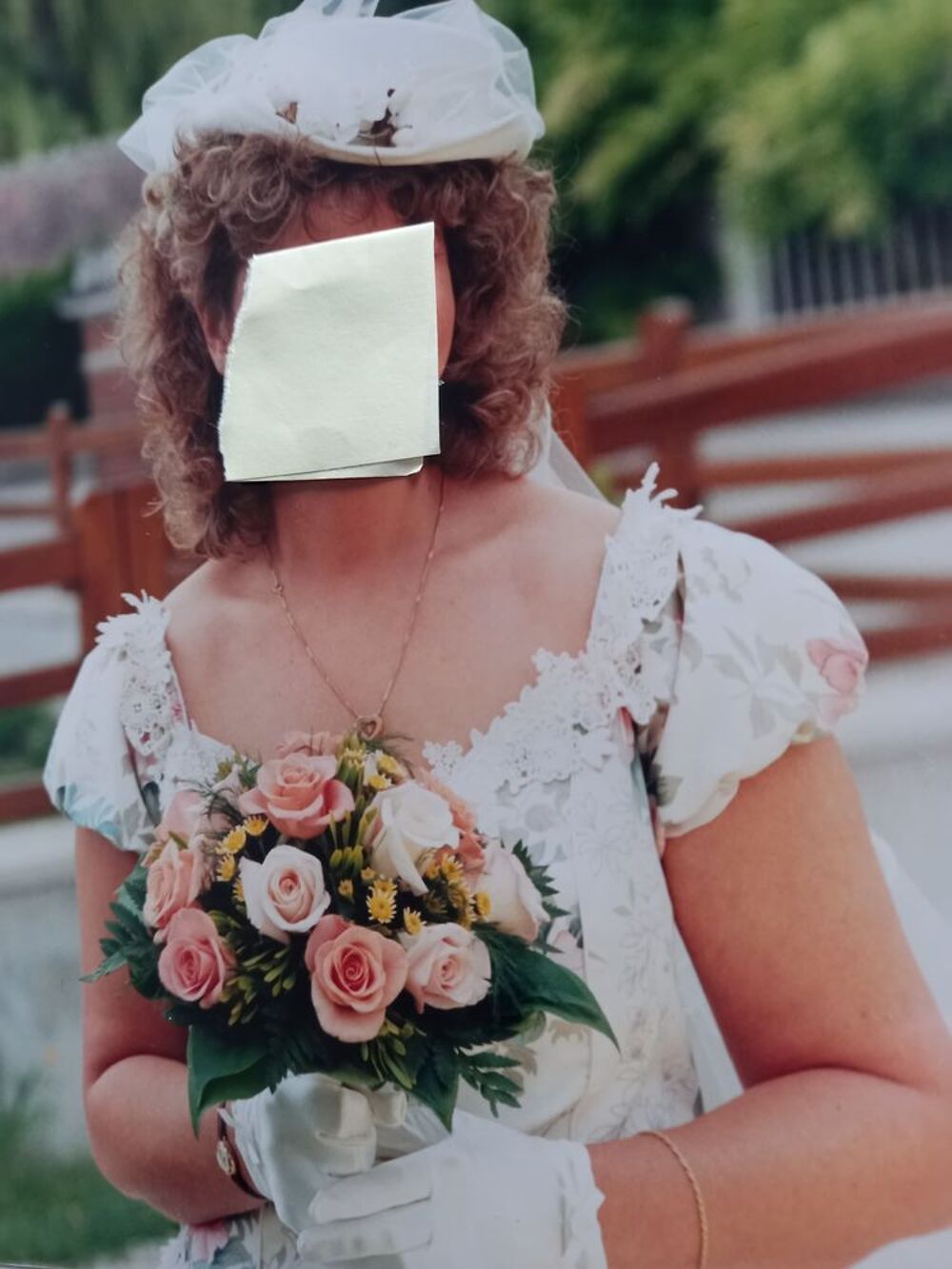Robe de mari&eacute;e taille 42-46
Tr&egrave;s belle qualite Vêtements