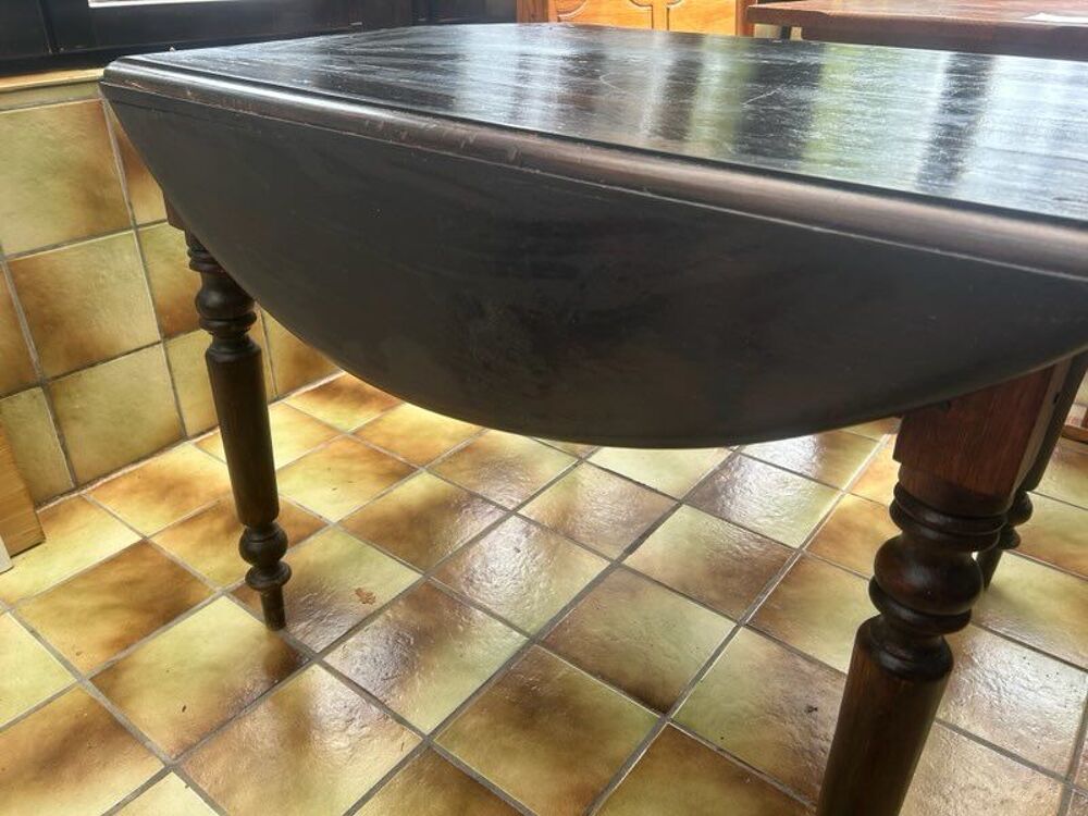 table ronde en ch&ecirc;ne, le tablettes repliable Meubles