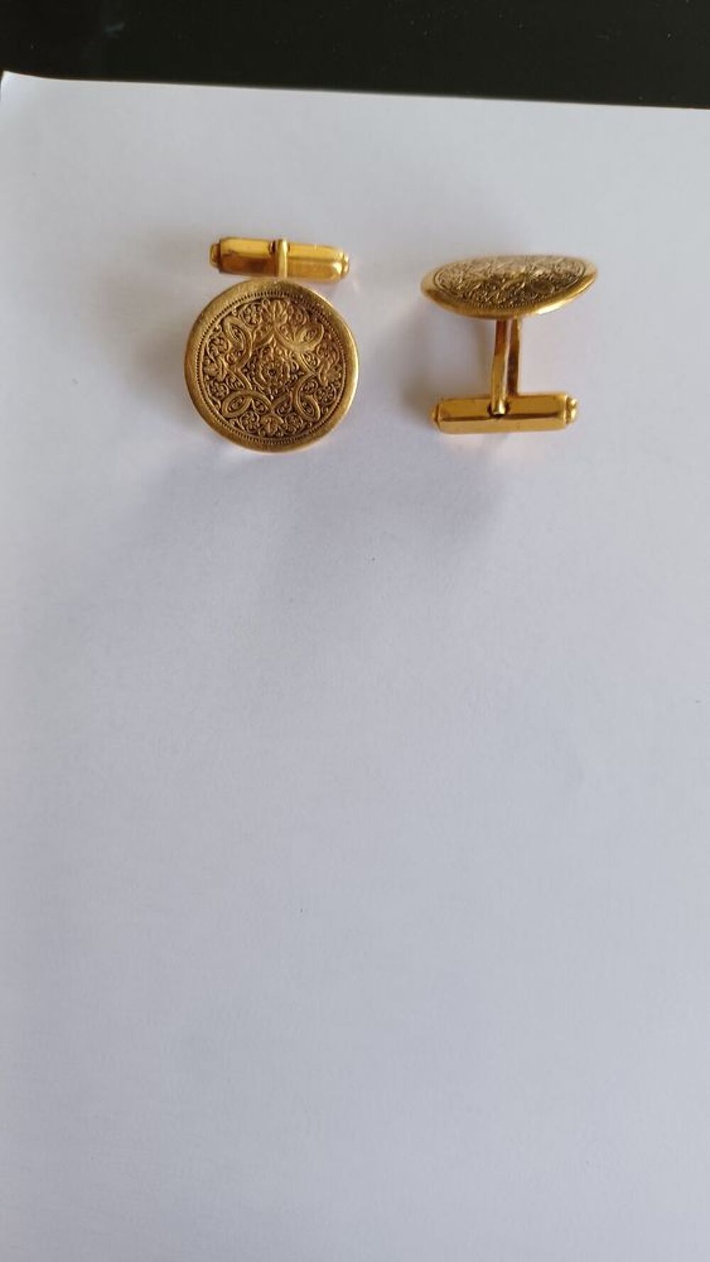 4 paires de bouton de machette en plaque or 18 carat Bijoux et montres