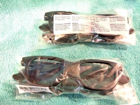 4 paires lunettes 3D Phillips PTA468 passives neuves Vendenheim (67)