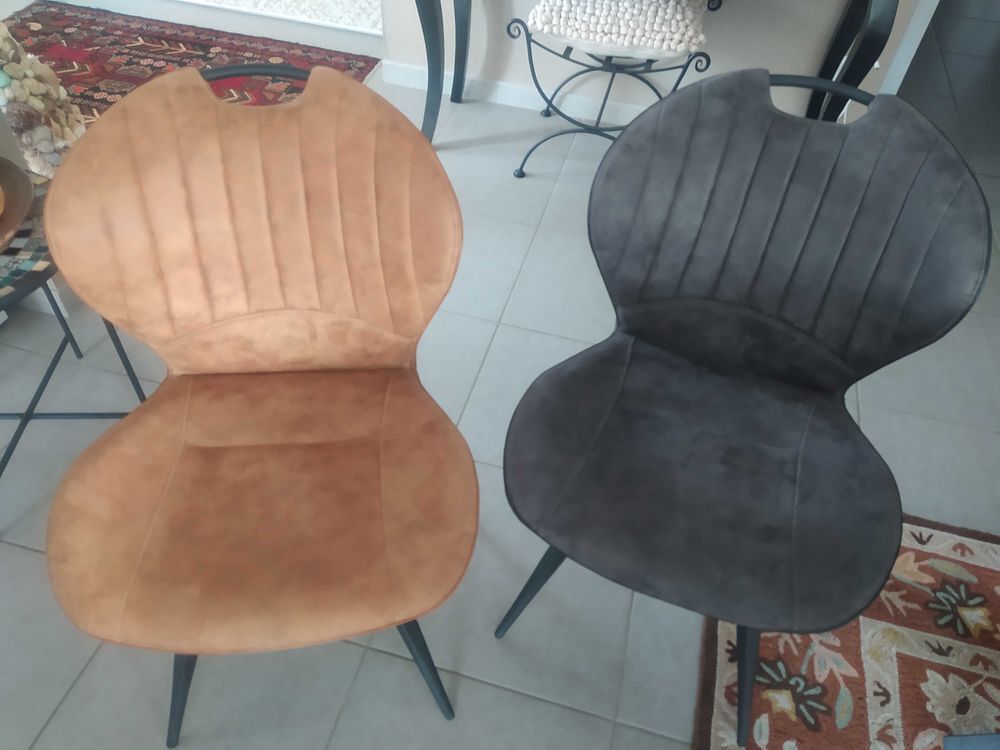 table + chaises Meubles