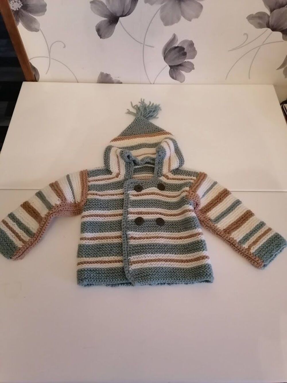 gilet a capuche neuf 6 mois Puériculture