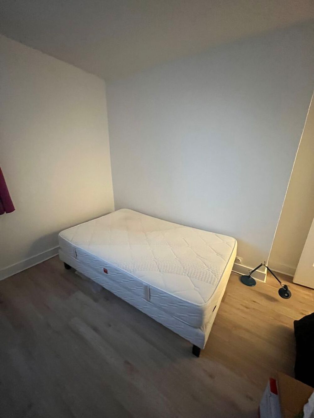 Sommier et matelas une place et demi de la marque Epeda Meubles