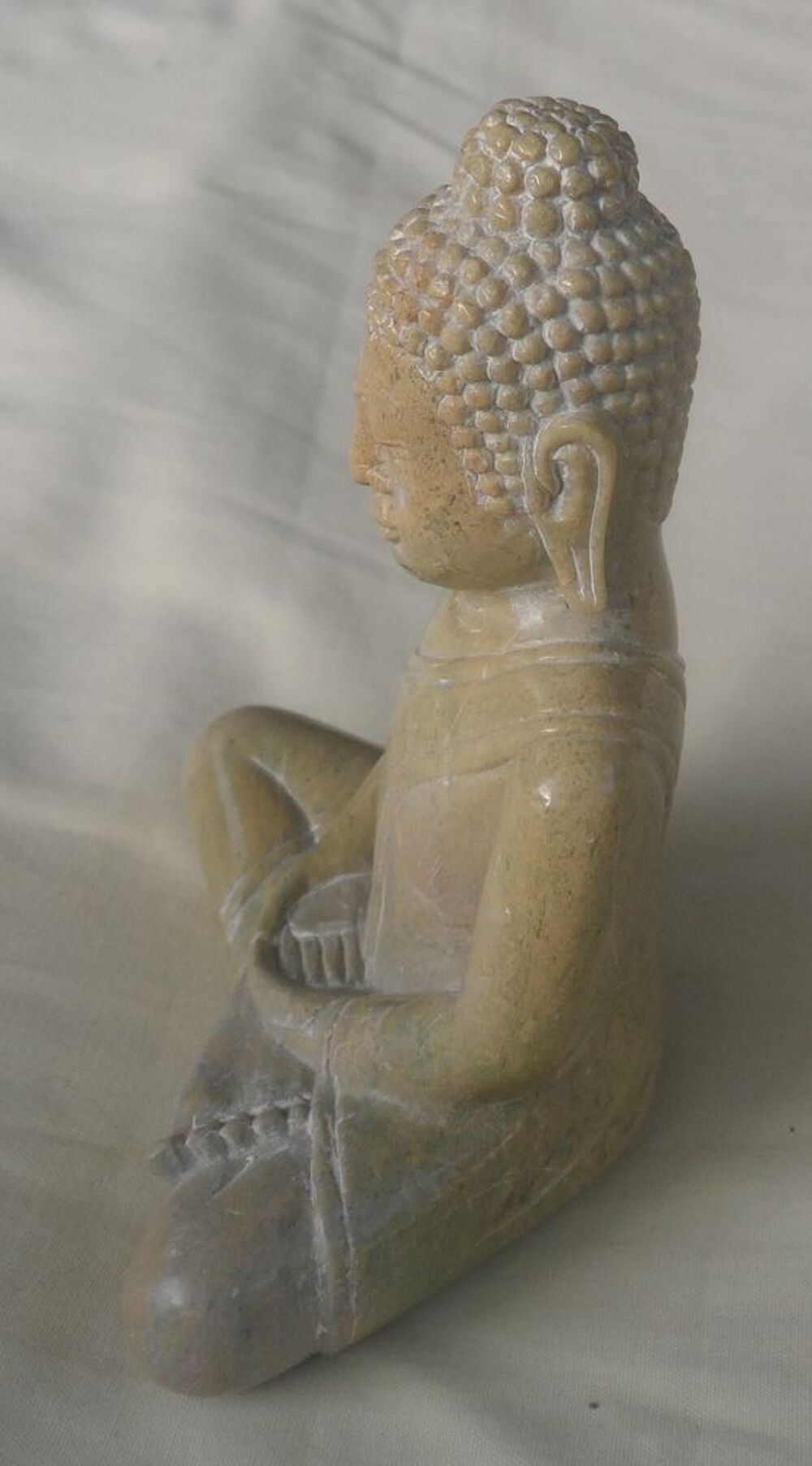BOUDDHA EN PIERRE (JADE ? JE NE SUIS PAS SUR) NEUF Décoration