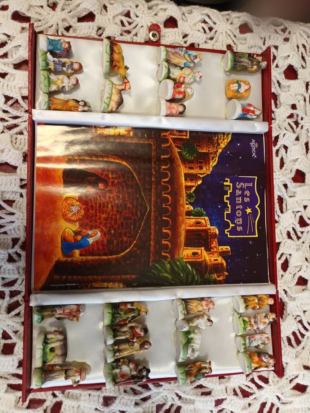 Santons de collection dans leur coffret original. Décoration