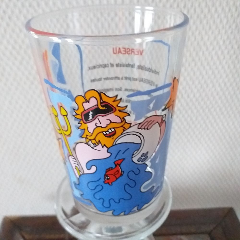 VERRE de collection, signes du zodiaque, horoscope : VERSEAU 