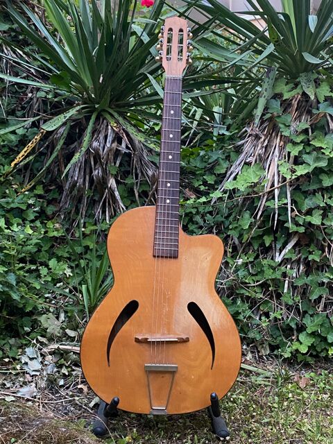 A saisir guitare annes 30 750 Saint-tienne (42)