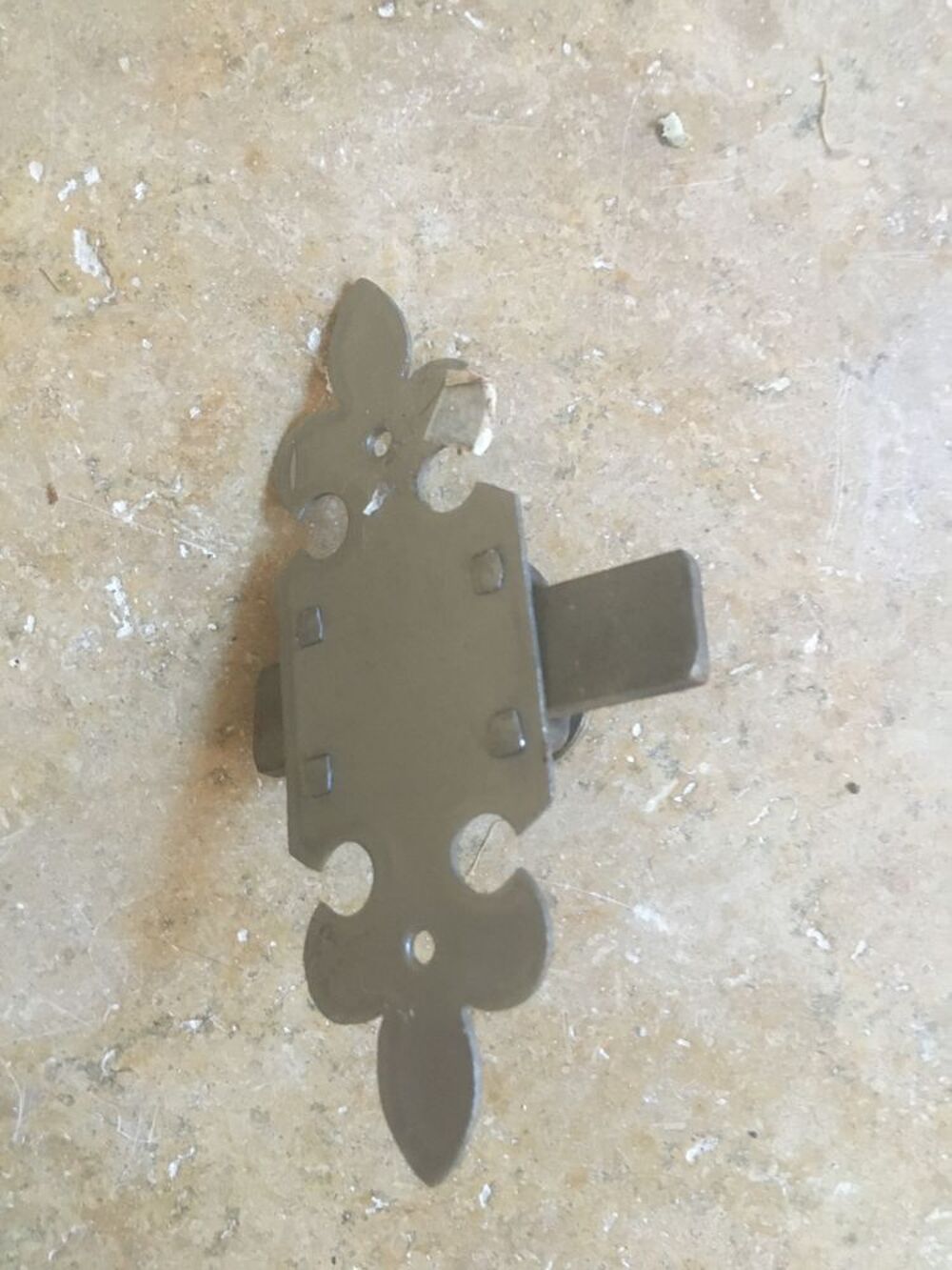 Targette fer forg&eacute; fleur de lys
Bricolage