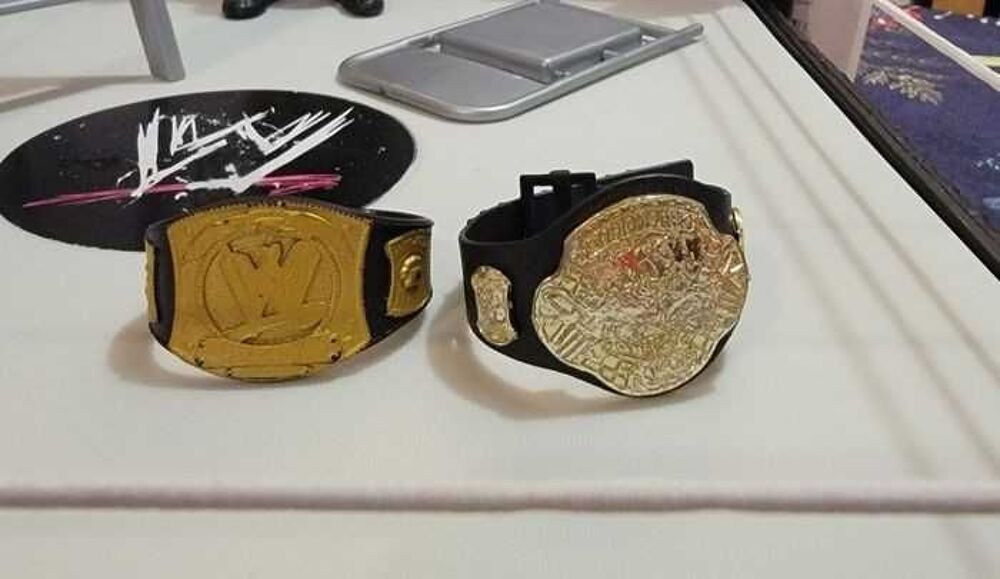 WWE Ensemble Ar&egrave;ne catcheurs RAW avec accessoires Jeux / jouets