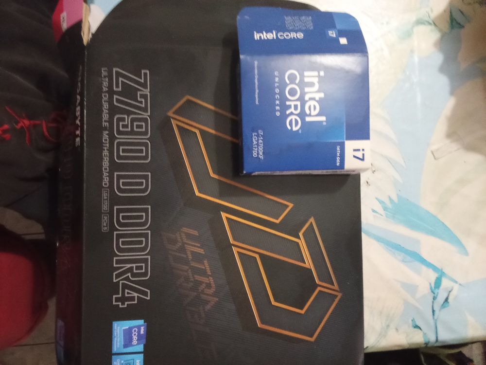 ? P&eacute;pite PC Gamer / Cr&eacute;ation ? i7?14700KF + RTX 4060?Ti + 9 Matériel informatique