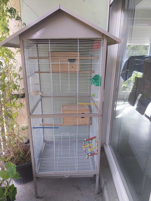 voli&eacute;re  a oiseaux &agrave;   vendre 130 94260 Fresnes