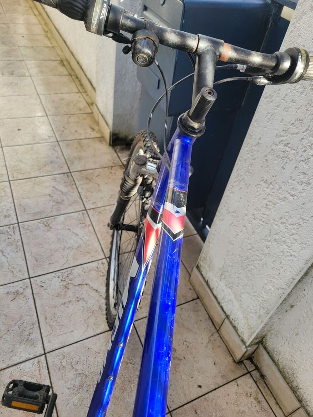 V&eacute;lo marque micmo 26 pouces bleu remis &agrave; neuf Vélos