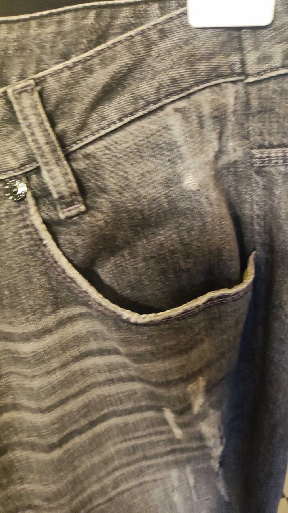 Jean vintage en tr&egrave;s bon &eacute;tat. GUESS taille 36 US. Vêtements