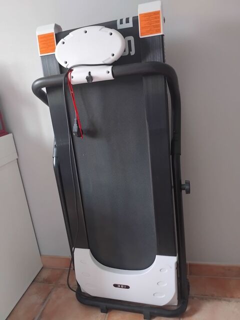 TAPIS DE MARCHE ET COURSE ISEFIT 200 Saint-Jean-le-Vieux (01)