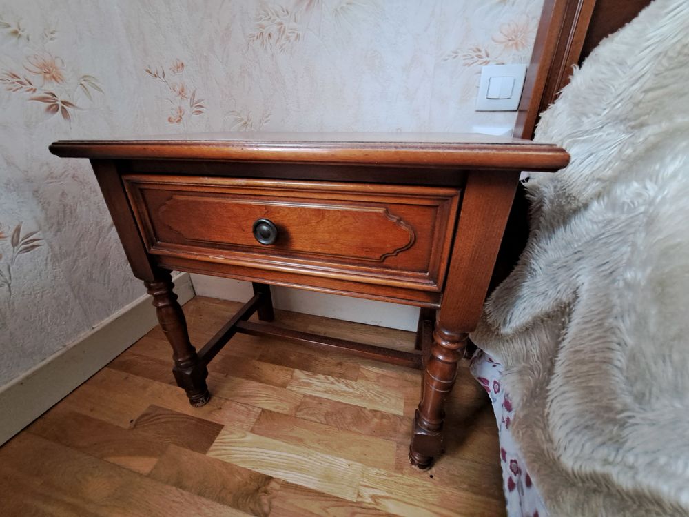Chambre (2 adultes) en tr&egrave;s bon &eacute;tat (lit+armoire+2 chevets) Meubles