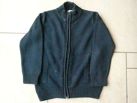 Gilet bleu marine 6 ans (n�13) 7 Franqueville-Saint-Pierre (76)