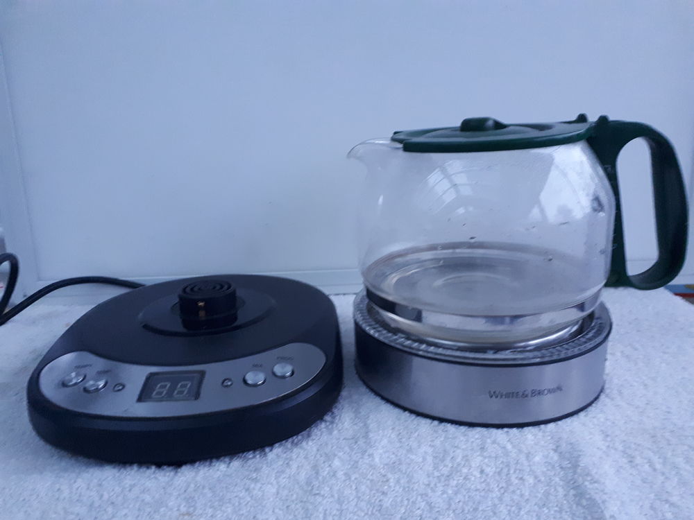 Bouilloire &eacute;lectrique en verre White &amp; Brown Electrom�nager