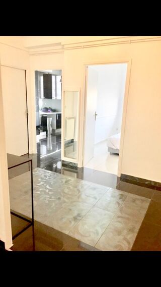  Appartement à louer 3 pièces 100 m²