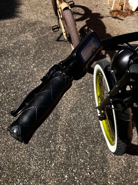 Velo femme Micka�l Blast. 1500 Saint-Priest (69)