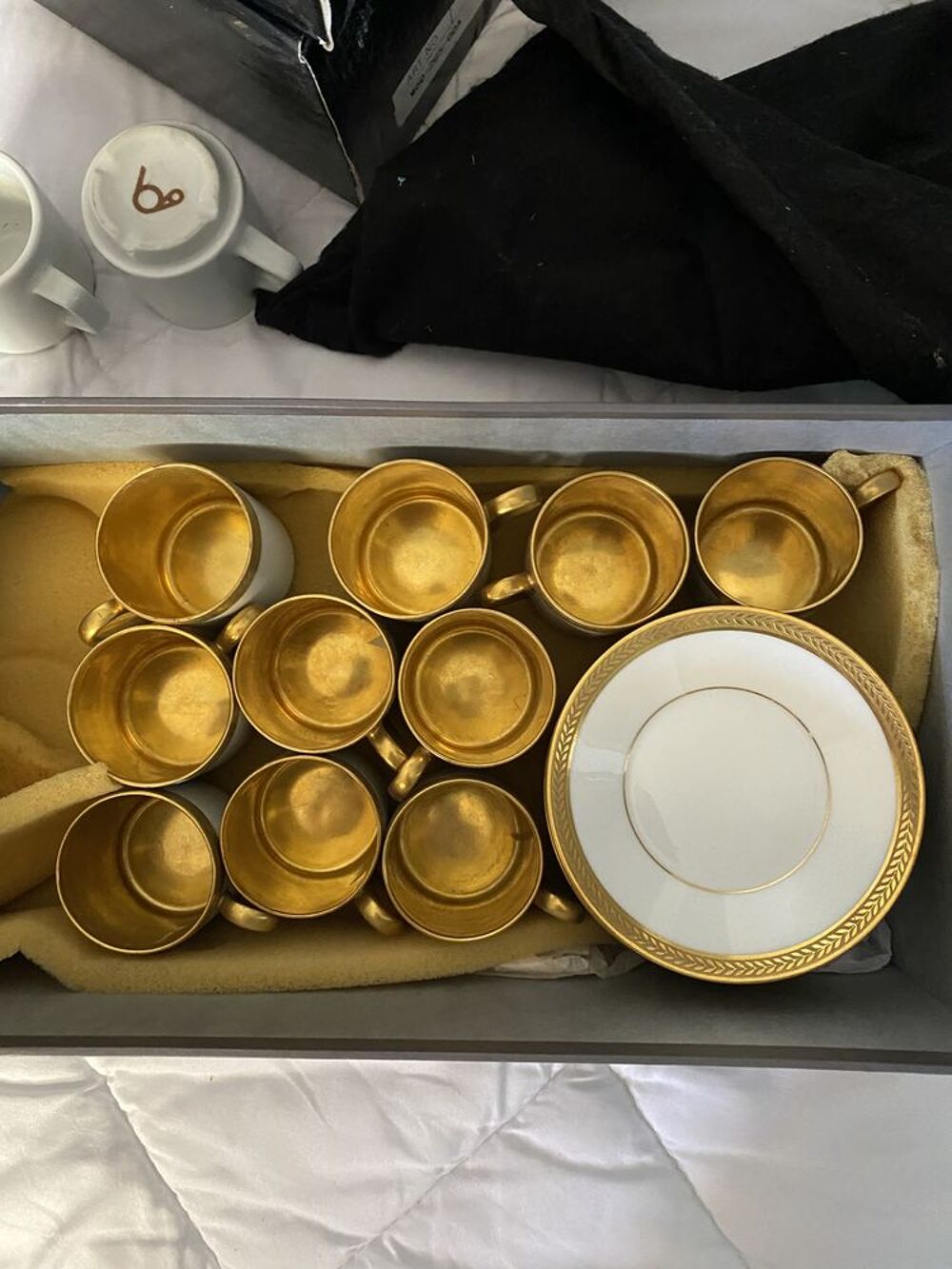 Service &agrave; caf&eacute; porcelaine dor&eacute; &agrave; l'or fin Cuisine