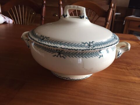 Soupi�re ancienne Boulenger Terre de Fer Choisy le Roi 12 Triel-sur-Seine (78)