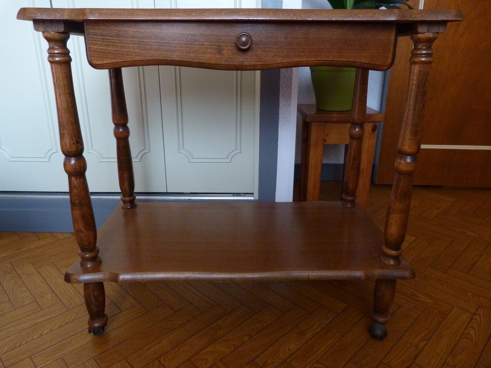 Table a roulettes Meubles