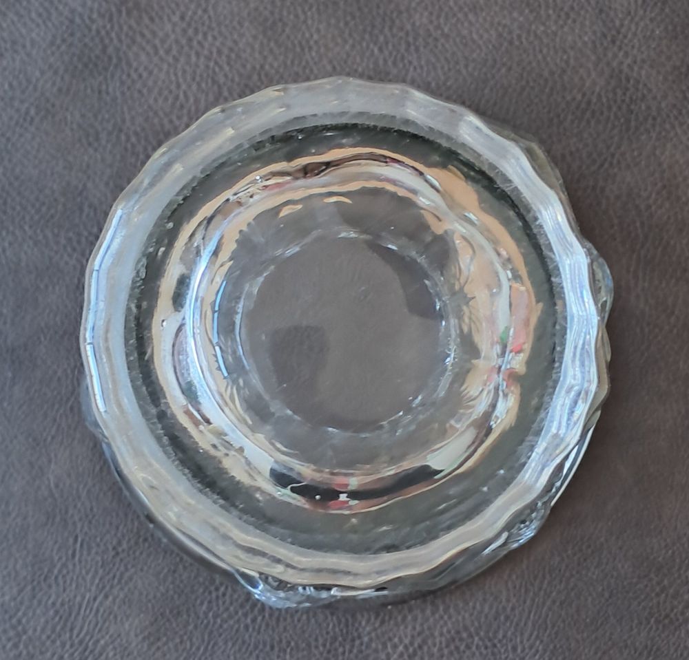 vase en verre moul&eacute; epais repr&eacute;sentant des oiseaux Verlux Décoration