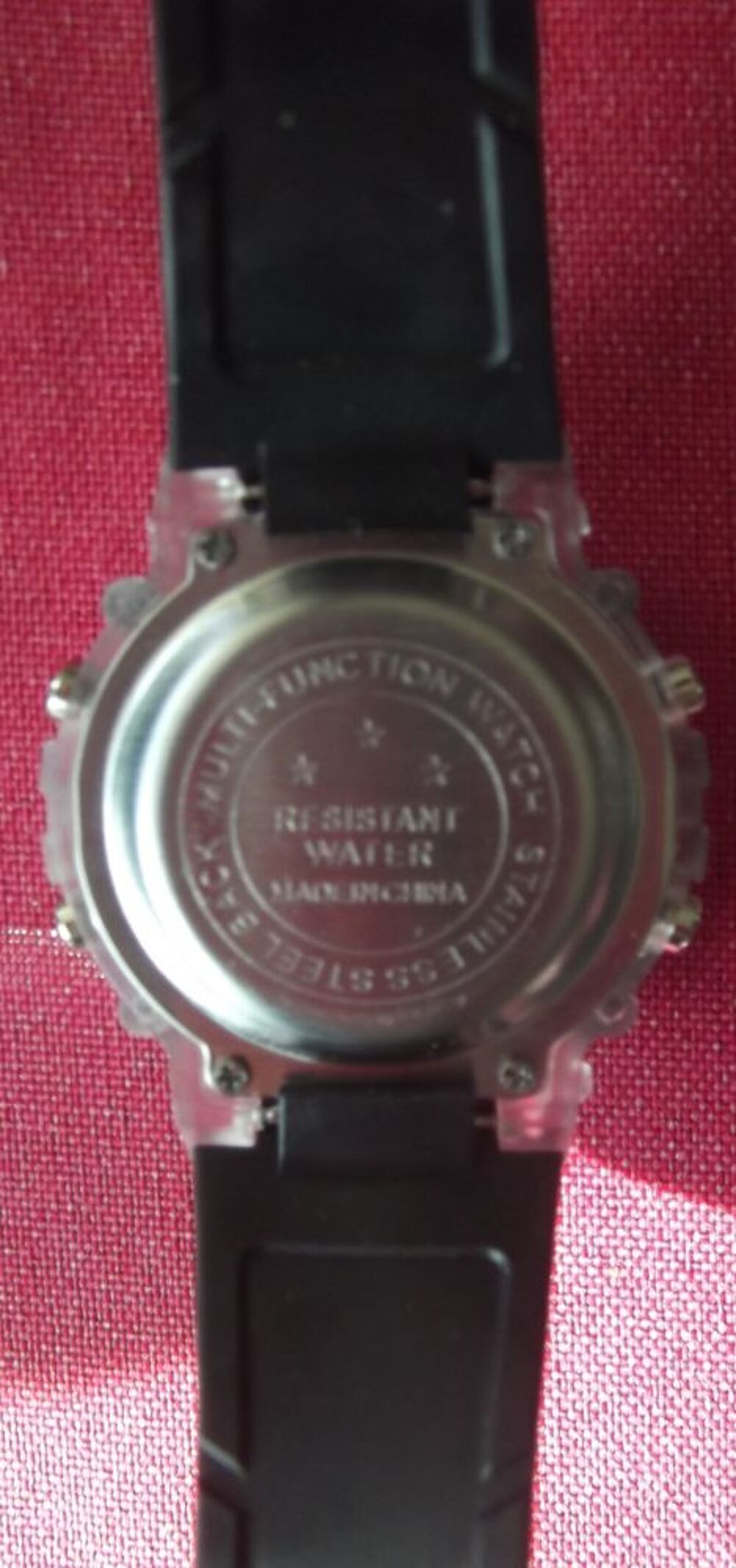 MONTRE SPORT TOUTE NEUVE
Bijoux et montres