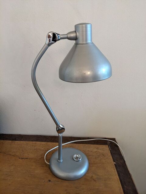 Lampe de bureau JUMO GS1 design industrielle en très bon éta 135 Marseille 13 (13)